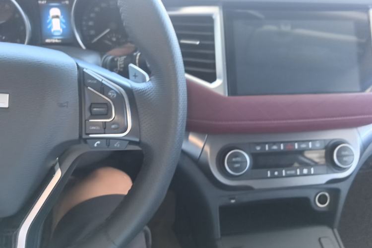 Used Haval H6 Coupe 2020 SmartConnect Edition 1.5T Automatic Two-Wheel Drive Luxury SmartConnect Model Center Console