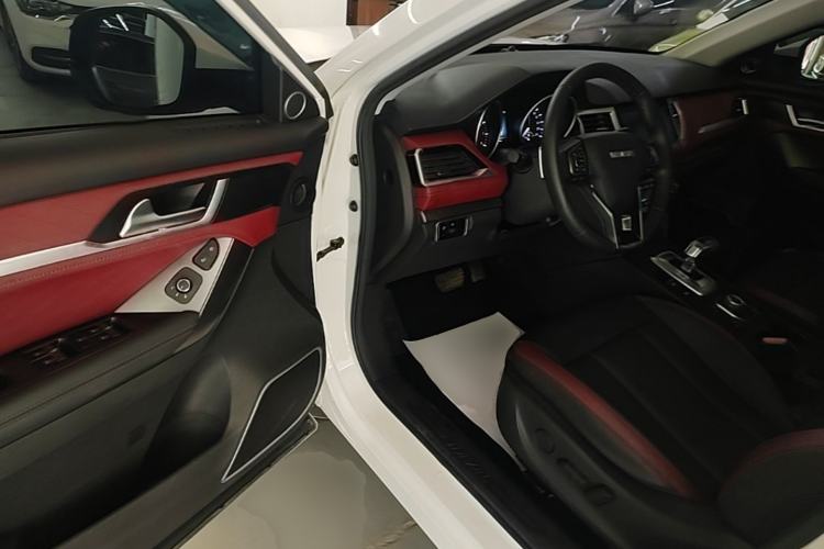 Used Haval H6 Coupe 2020 SmartConnect Edition 1.5T Automatic Two-Wheel Drive Luxury SmartConnect Model Driver Seat