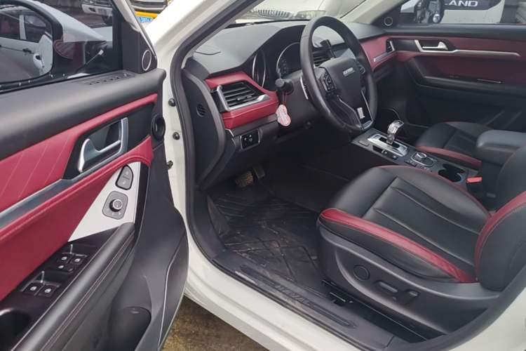 Used Haval H6 Coupe 2020 SmartConnect Edition 1.5T Automatic Two-Wheel Drive Luxury SmartConnect Model Driver Seat