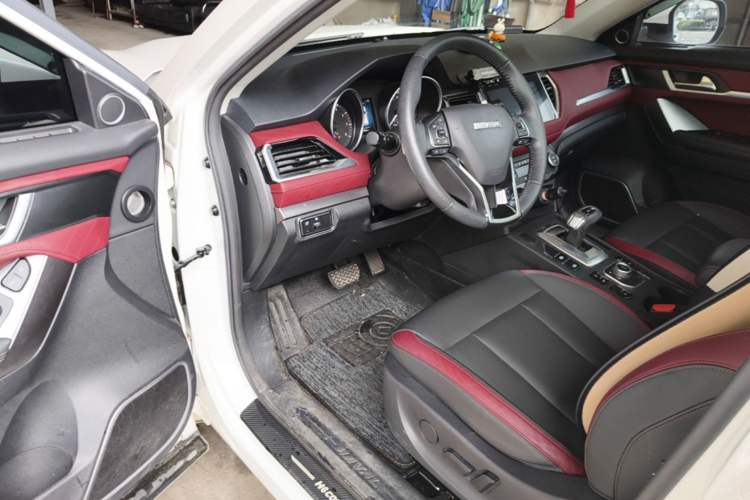 Used Haval H6 Coupe 2020 SmartConnect Edition 1.5T Automatic Two-Wheel Drive Luxury SmartConnect Model Driver Seat