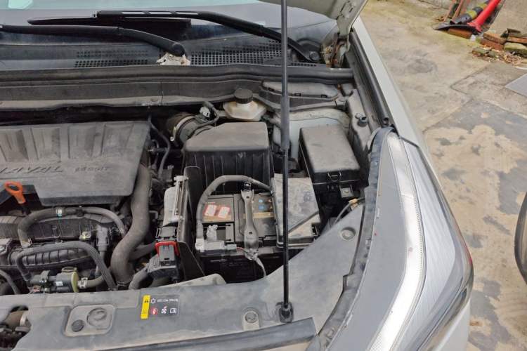 Used Haval H6 Coupe 2020 Smart Connect Version 1.5T Automatic Two-Wheel Drive Urban Model Engine Bay Left