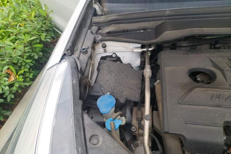 Used Haval H6 Coupe 2020 Smart Connect Version 1.5T Automatic Two-Wheel Drive Elite Model Engine Bay Right
