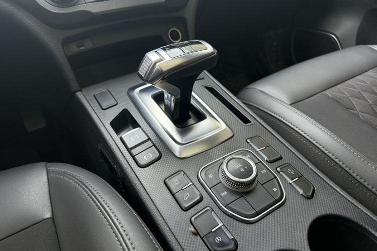 Used Haval H6 Coupe 2020 Smart Connect Version 1.5T Automatic Two-Wheel Drive Elite Model Gear Lever