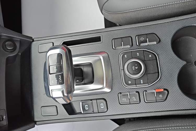 Used Haval H6 Coupe 2020 Smart Connect Version 1.5T Automatic Two-Wheel Drive Elite Model Gear Lever