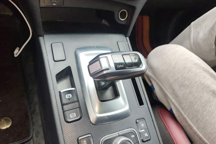 Used Haval H6 Coupe 2020 SmartConnect Edition 1.5T Automatic Two-Wheel Drive Luxury SmartConnect Model Gear Lever