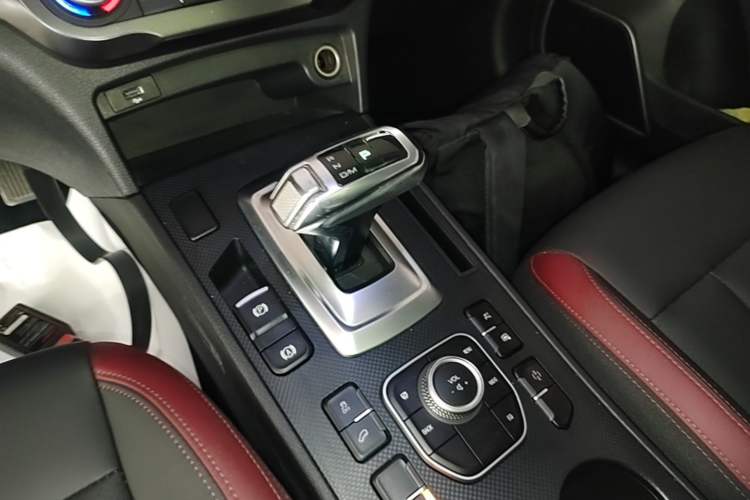 Used Haval H6 Coupe 2020 SmartConnect Edition 1.5T Automatic Two-Wheel Drive Luxury SmartConnect Model Gear Lever