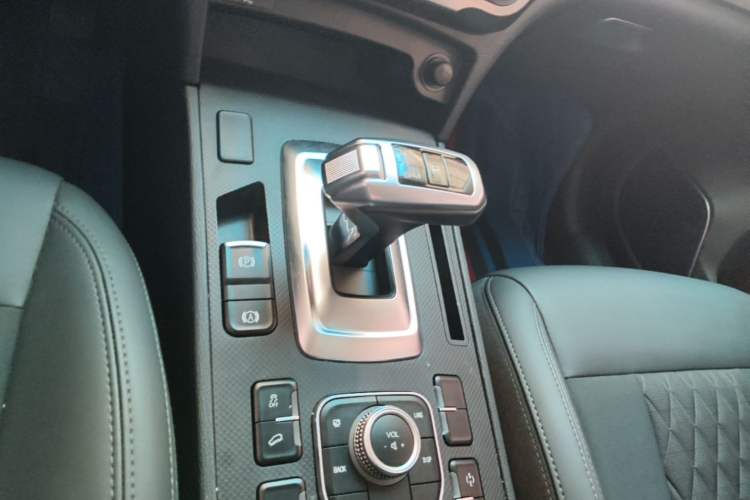 Used Haval H6 Coupe 2020 Smart Connect Version 1.5T Automatic Two-Wheel Drive Elite Model Gear Lever
