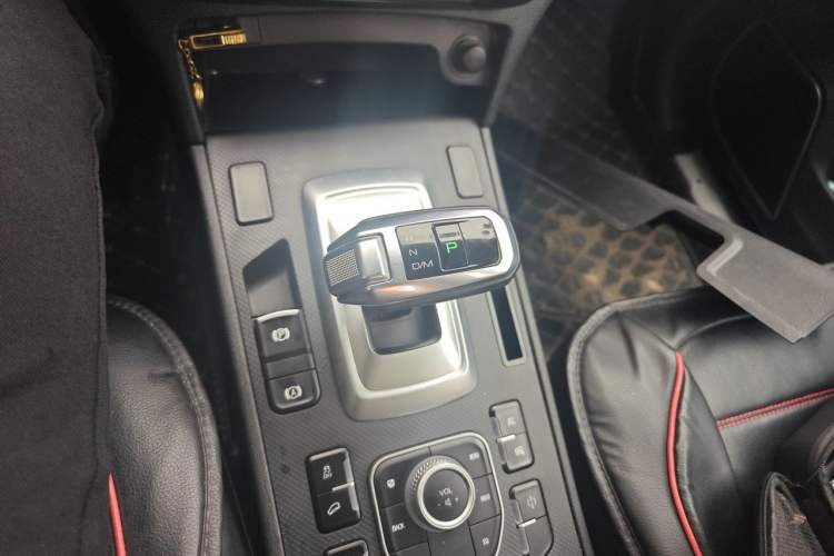 Used Haval H6 Coupe 2020 SmartConnect Edition 1.5T Automatic Two-Wheel Drive Luxury SmartConnect Model Gear Lever