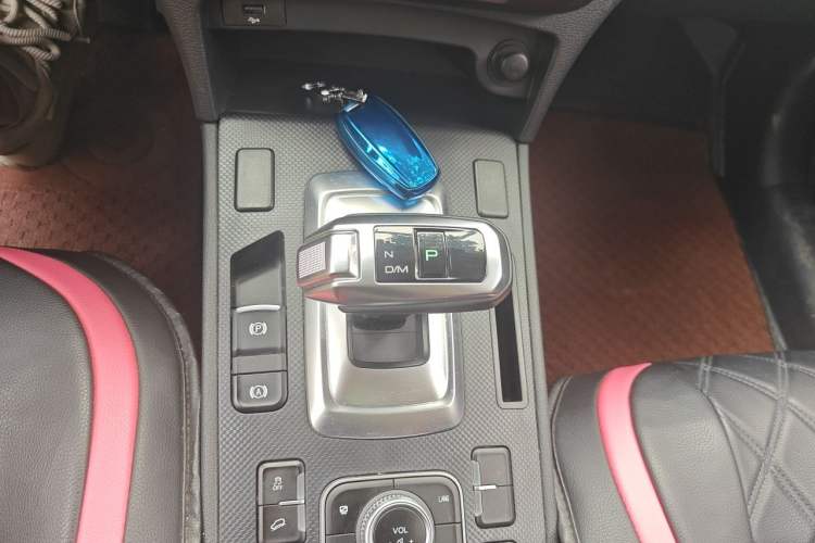 Used Haval H6 Coupe 2020 Smart Connect Version 1.5T Automatic Two-Wheel Drive Elite Model Gear Lever