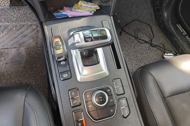 Used Haval H6 Coupe 2020 Smart Connect Version 1.5T Automatic Two-Wheel Drive Elite Model Gear Lever