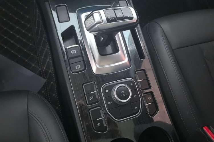 Used Haval H6 Coupe 2020 Smart Connect Version 1.5T Automatic Two-Wheel Drive Elite Model Gear Lever