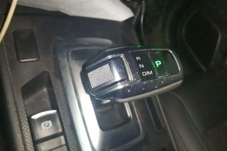 Used Haval H6 Coupe 2020 Smart Connect Version 1.5T Automatic Two-Wheel Drive Elite Model Gear Lever