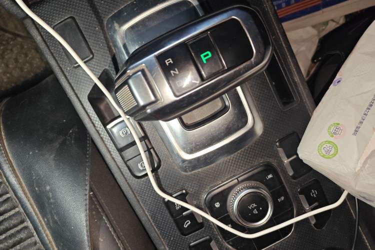 Used Haval H6 Coupe 2020 Smart Connect Version 1.5T Automatic Two-Wheel Drive Elite Model Gear Lever