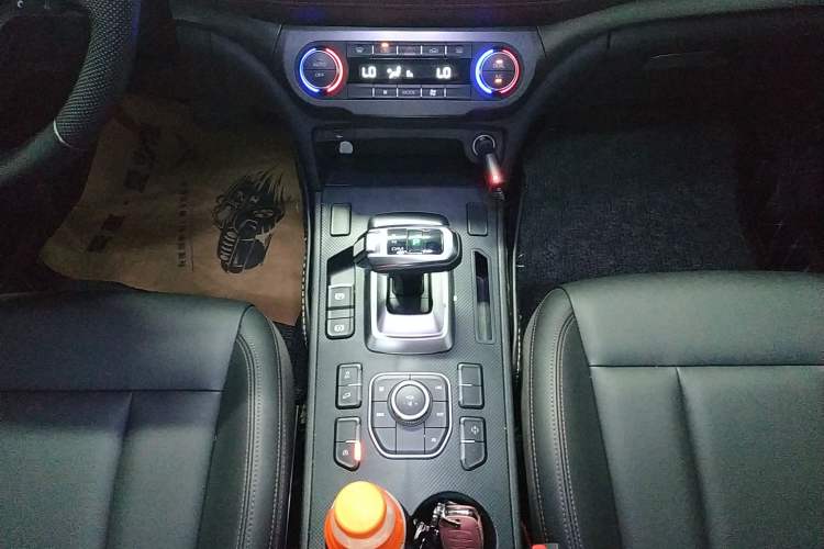 Used Haval H6 Coupe 2020 Smart Connect Version 1.5T Automatic Two-Wheel Drive Elite Model Gear Lever