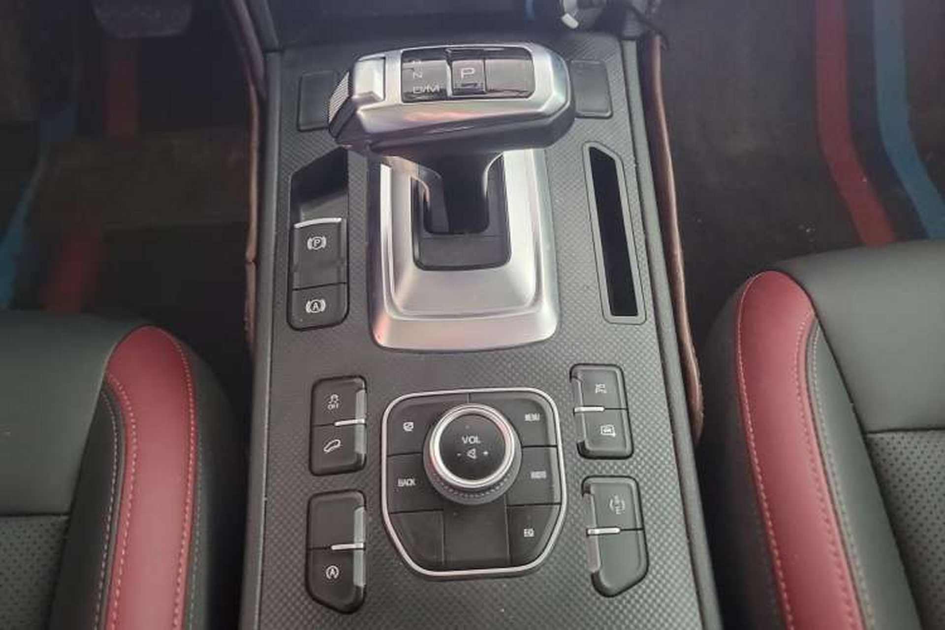 Used Haval H6 Coupe 2020 SmartConnect Edition 1.5T Automatic Two-Wheel Drive Luxury SmartConnect Model Gear Lever