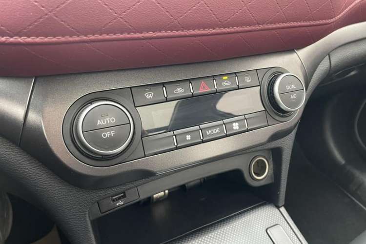 Used Haval H6 Coupe 2020 Smart Connect Version 1.5T Automatic Two-Wheel Drive Elite Model Interior 13