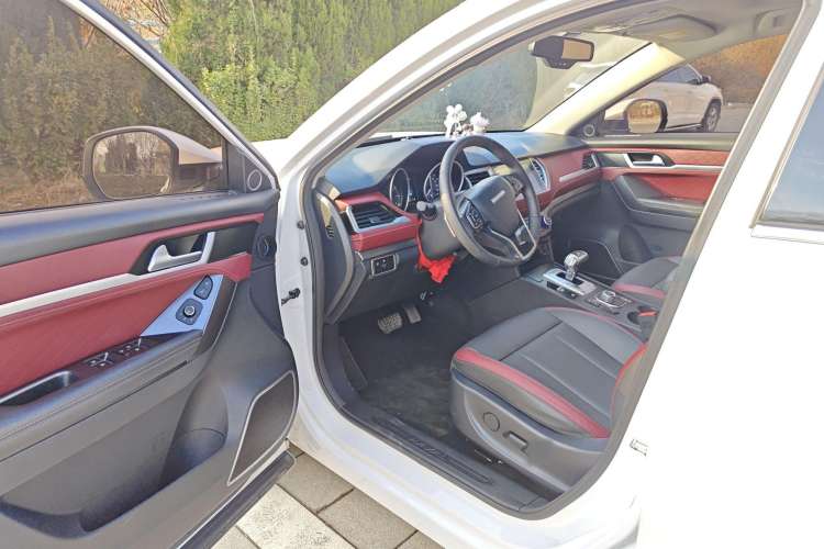Used Haval H6 Coupe 2020 SmartConnect Edition 1.5T Automatic Two-Wheel Drive Luxury SmartConnect Model Interior 2
