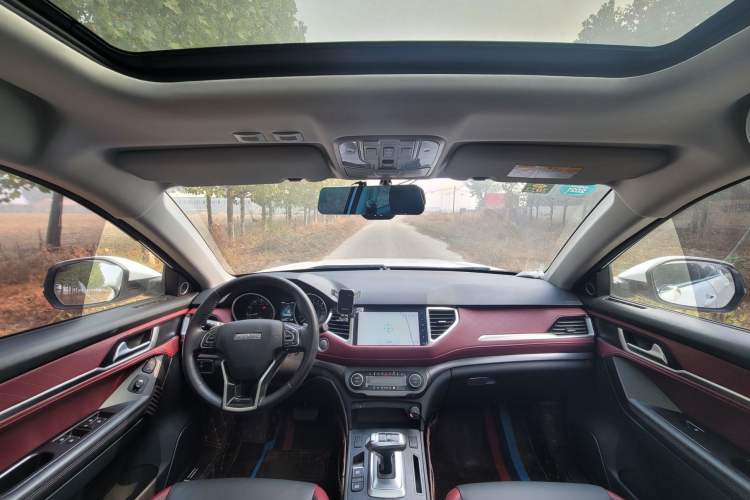 Used Haval H6 Coupe 2020 SmartConnect Edition 1.5T Automatic Two-Wheel Drive Luxury SmartConnect Model Interior 3