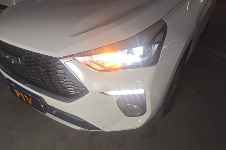 Used Haval H6 Coupe 2020 SmartConnect Edition 1.5T Automatic Two-Wheel Drive Luxury SmartConnect Model Left Front Headlight