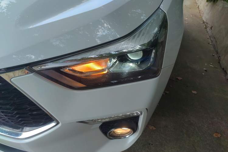 Used Haval H6 Coupe 2020 Smart Connect Version 1.5T Automatic Two-Wheel Drive Elite Model Left Front Headlight