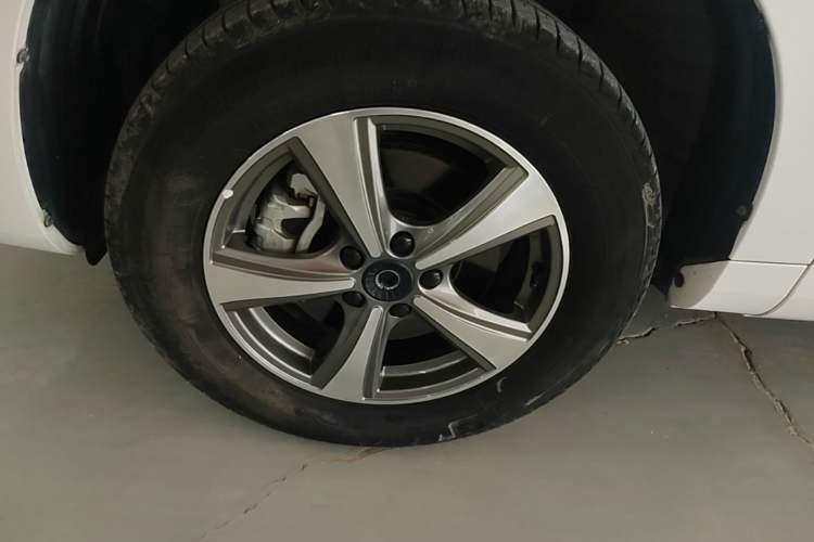 Used Haval H6 Coupe 2020 SmartConnect Edition 1.5T Automatic Two-Wheel Drive Luxury SmartConnect Model Left Front Wheel Hub