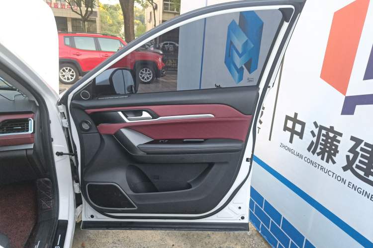 Used Haval H6 Coupe 2020 Smart Connect Version 1.5T Automatic Two-Wheel Drive Elite Model Right Front Door Interior