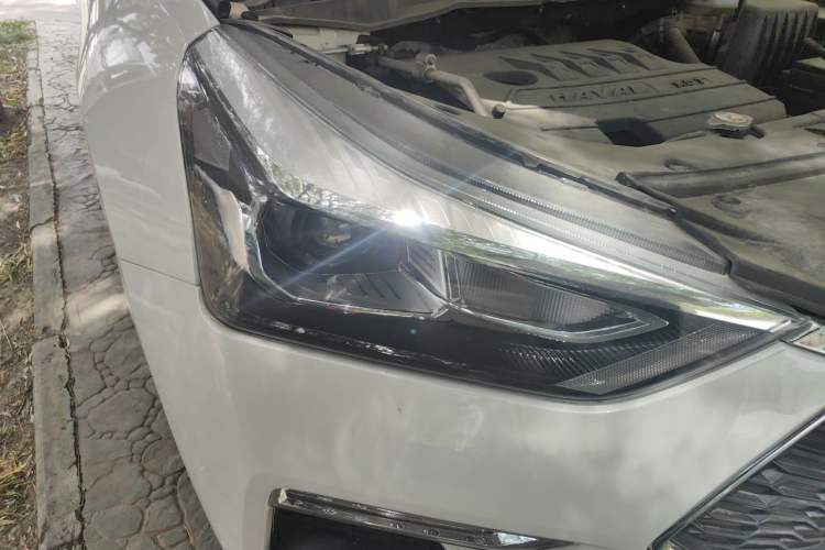 Used Haval H6 Coupe 2020 SmartConnect Edition 1.5T Automatic Two-Wheel Drive Luxury SmartConnect Model Right Front Headlight