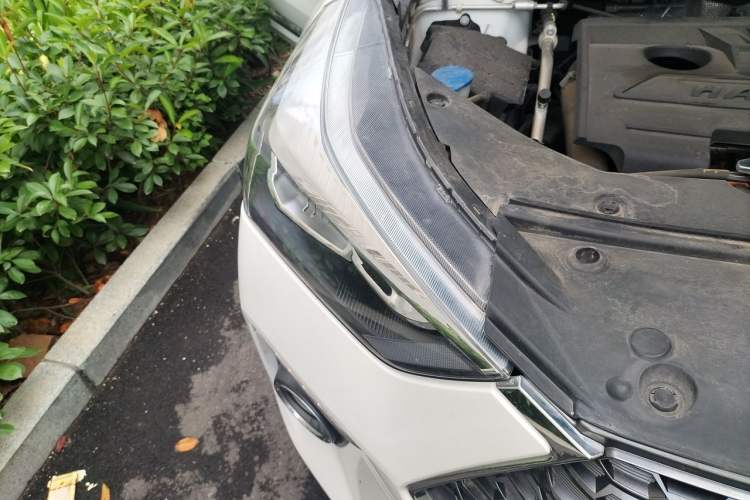 Used Haval H6 Coupe 2020 Smart Connect Version 1.5T Automatic Two-Wheel Drive Elite Model Right Front Headlight