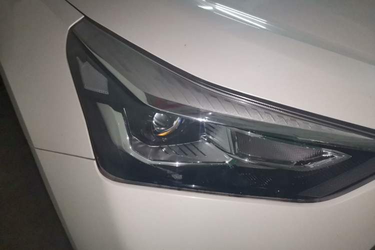 Used Haval H6 Coupe 2020 Smart Connect Version 1.5T Automatic Two-Wheel Drive Elite Model Right Front Headlight