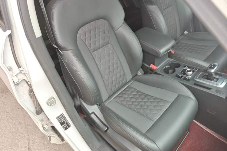 Used Haval H6 Coupe 2020 Smart Connect Version 1.5T Automatic Two-Wheel Drive Elite Model Right Front Seat