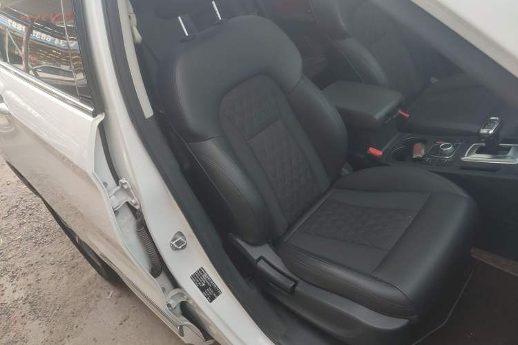 Used Haval H6 Coupe 2020 Smart Connect Version 1.5T Automatic Two-Wheel Drive Elite Model Right Front Seat
