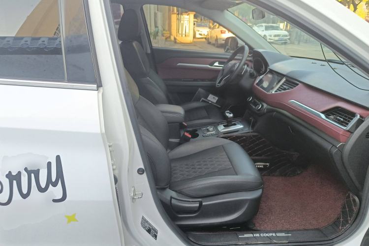 Used Haval H6 Coupe 2020 Smart Connect Version 1.5T Automatic Two-Wheel Drive Elite Model Right Front Seat