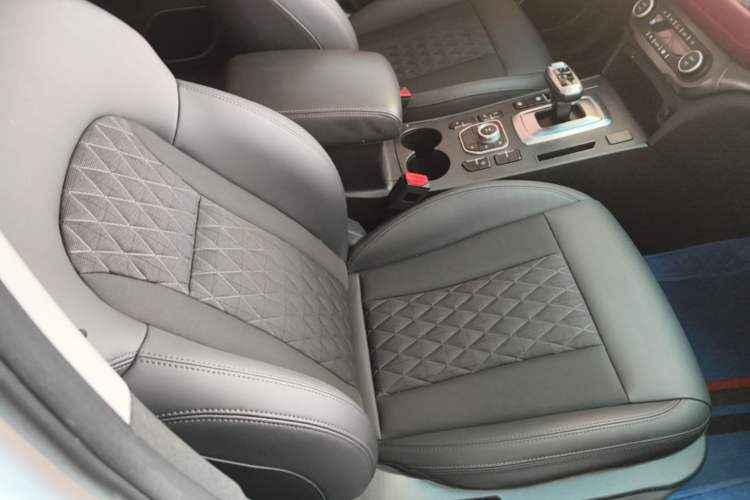 Used Haval H6 Coupe 2020 Smart Connect Version 1.5T Automatic Two-Wheel Drive Elite Model Right Front Seat