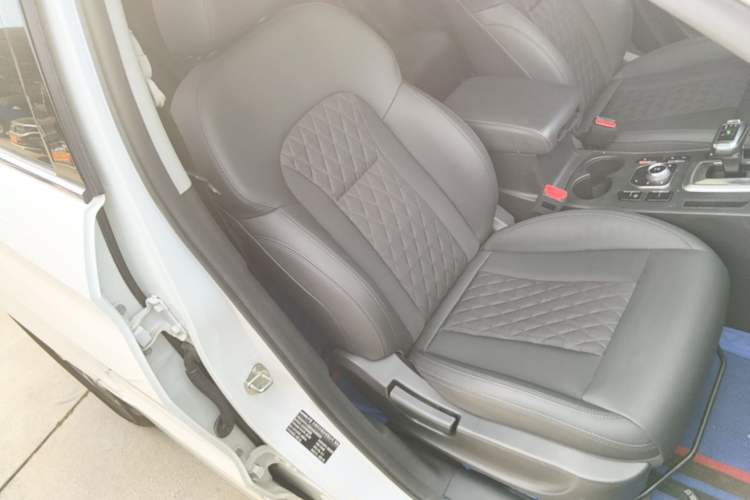 Used Haval H6 Coupe 2020 Smart Connect Version 1.5T Automatic Two-Wheel Drive Elite Model Right Front Seat