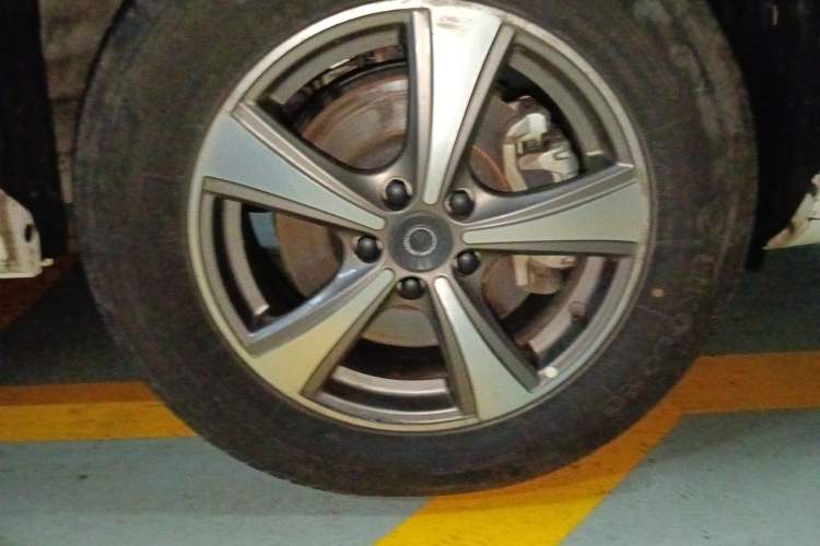Used Haval H6 Coupe 2020 Smart Connect Version 1.5T Automatic Two-Wheel Drive Urban Model Right Front Wheel Hub