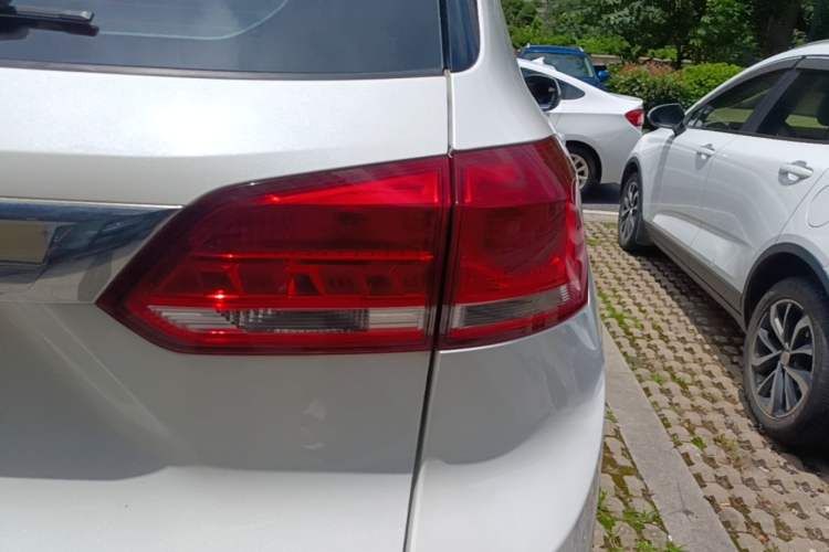 Used Haval H6 Coupe 2020 Smart Connect Version 1.5T Automatic Two-Wheel Drive Elite Model Right Rear Taillight