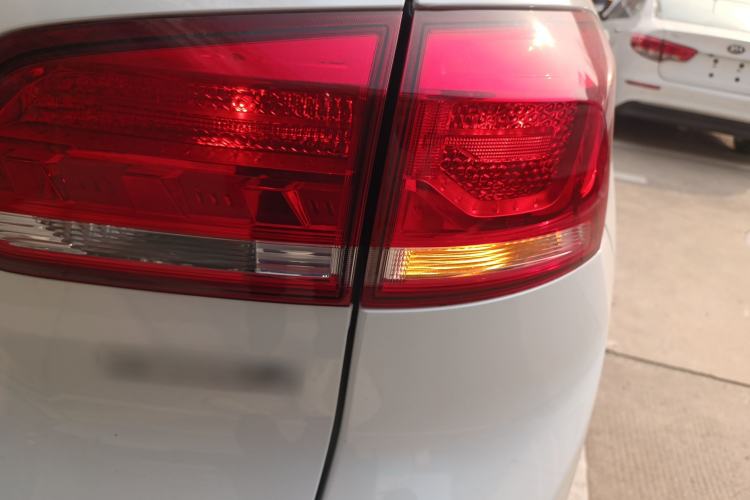 Used Haval H6 Coupe 2020 Smart Connect Version 1.5T Automatic Two-Wheel Drive Elite Model Right Rear Taillight