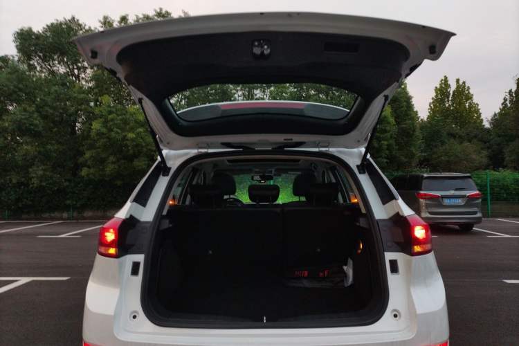 Used Haval H6 Coupe 2020 SmartConnect Edition 1.5T Automatic Two-Wheel Drive Luxury SmartConnect Model Trunk