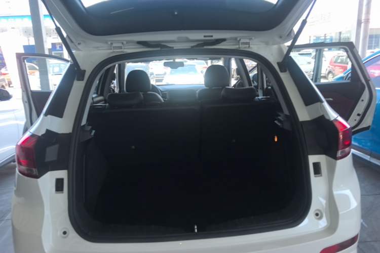 Used Haval H6 Coupe 2020 SmartConnect Edition 1.5T Automatic Two-Wheel Drive Luxury SmartConnect Model Trunk