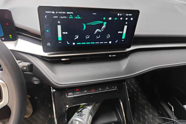 Used Haval H6 Coupe 2021 ZhiLian Edition 1.5T Automatic Two-Wheel Drive Ultra-Luxury ZhiLian Version Audio And AC Panel