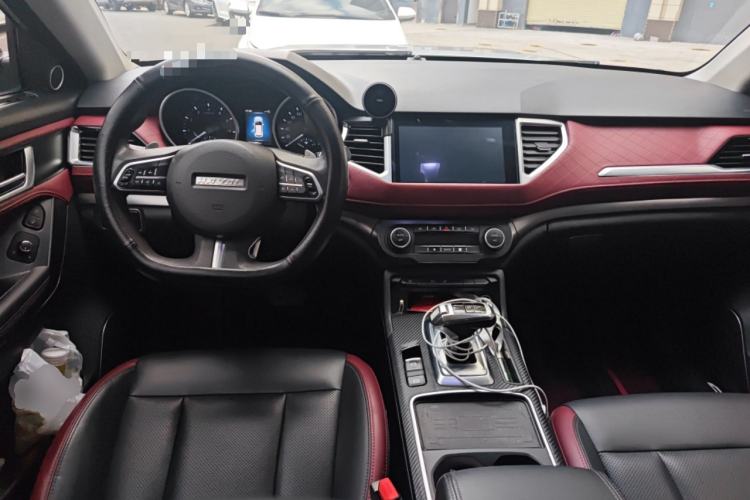 Used Haval H6 Coupe 2021 Smart Connect Version 1.5T Automatic Two-Wheel Drive Elite Model Center Console