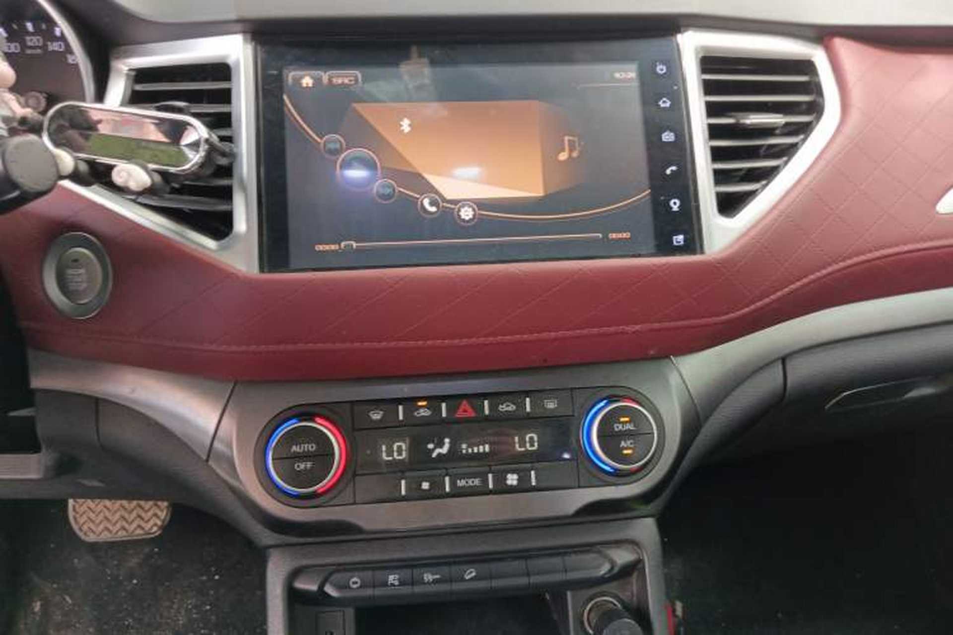 Used Haval H6 Coupe 2021 Smart Connect Edition 1.5T Automatic Two-Wheel Drive Luxury Smart Connect Version Audio And AC Panel