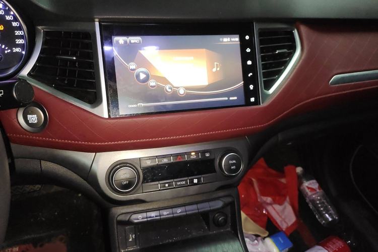 Used Haval H6 Coupe 2021 Smart Connect Edition 1.5T Automatic Two-Wheel Drive Luxury Smart Connect Version Audio And AC Panel