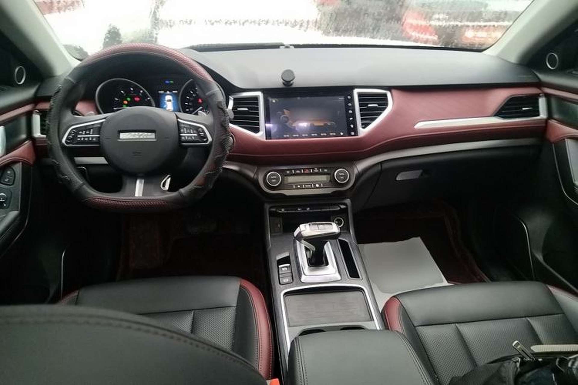 Used Haval H6 Coupe 2021 Smart Connect Version 1.5T Automatic Two-Wheel Drive Elite Model Center Console