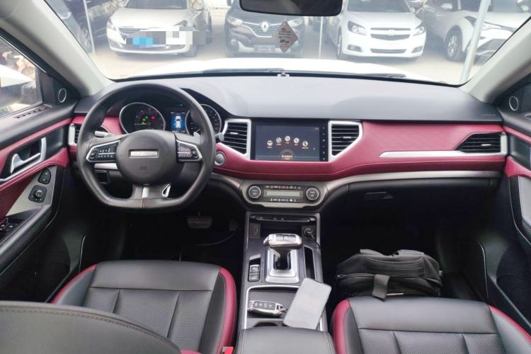 Used Haval H6 Coupe 2021 Smart Connect Version 1.5T Automatic Two-Wheel Drive Elite Model Center Console
