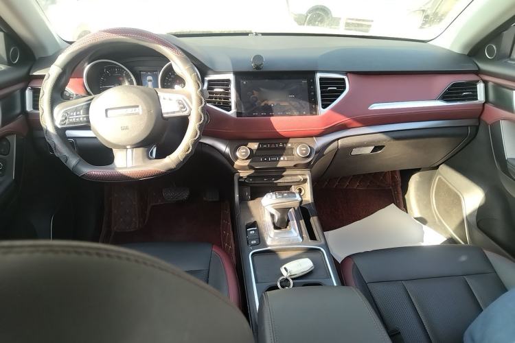 Used Haval H6 Coupe 2021 Smart Connect Version 1.5T Automatic Two-Wheel Drive Elite Model Center Console