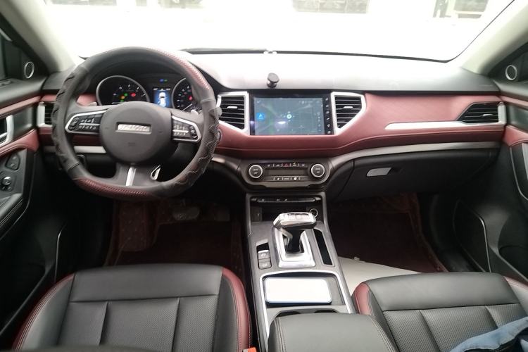 Used Haval H6 Coupe 2021 Smart Connect Version 1.5T Automatic Two-Wheel Drive Elite Model Center Console