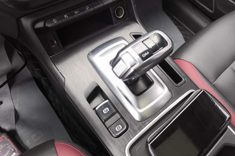 Used Haval H6 Coupe 2021 Smart Connect Edition 1.5T Automatic Two-Wheel Drive Luxury Smart Connect Version Gear Lever