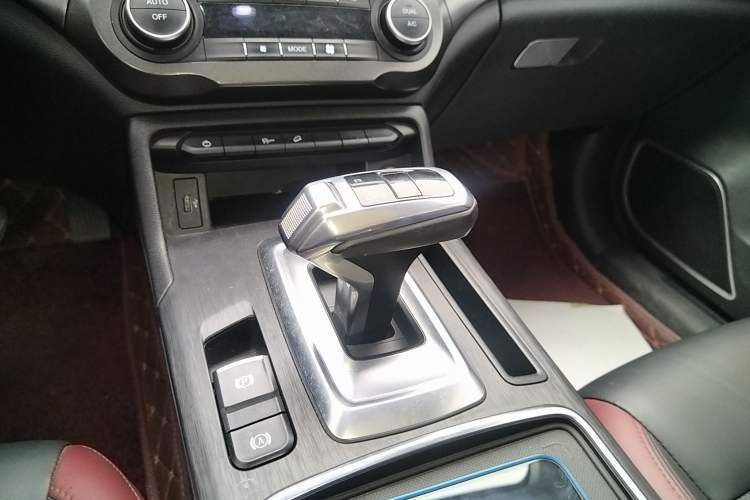 Used Haval H6 Coupe 2021 Smart Connect Version 1.5T Automatic Two-Wheel Drive Elite Model Gear Lever