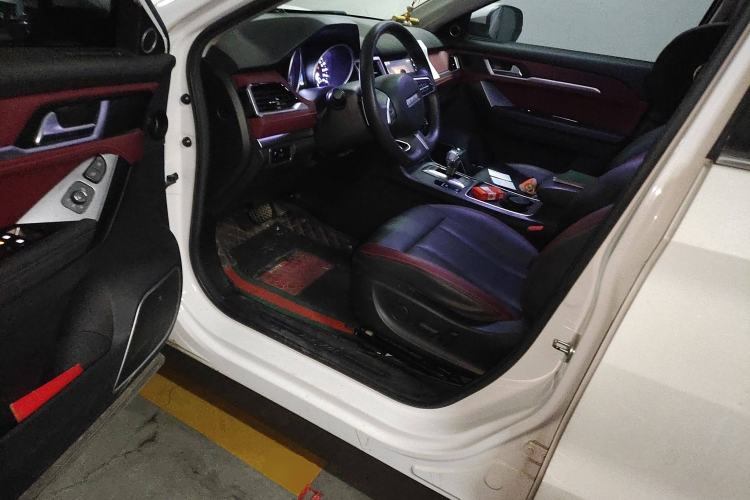 Used Haval H6 Coupe 2021 Smart Connect Edition 1.5T Automatic Two-Wheel Drive Luxury Smart Connect Version Interior 3